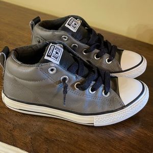Boys Converse size 2.5